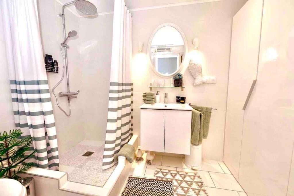 Cute Tiny House Villa Rafína Eksteriør bilde