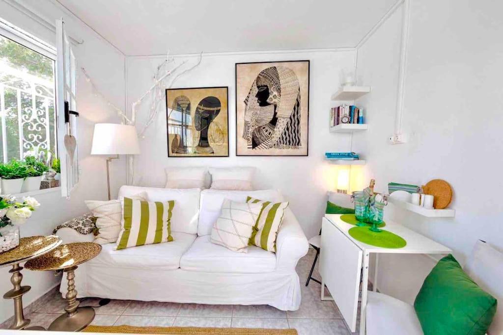 Cute Tiny House Villa Rafína Eksteriør bilde